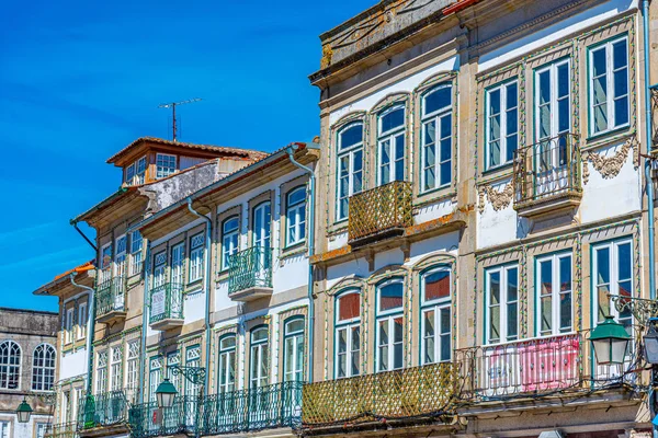 Kleurrijke gevels bij Viana do Castelo in Portugal — Stockfoto
