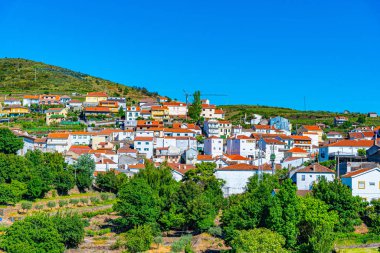Portekiz 'in Douro Vadisi' ndeki Ervedosa do Douro köyü