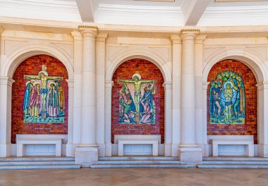 Portekiz 'deki ünlü Fatima tapınağının atari salonu.