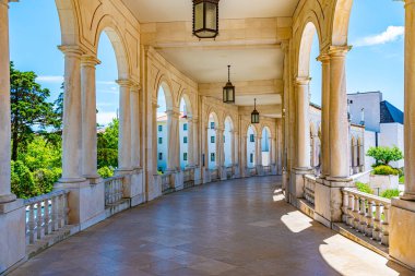 Portekiz 'deki ünlü Fatima tapınağının atari salonu.