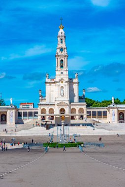 Portekiz 'deki ünlü Fatima mabedi