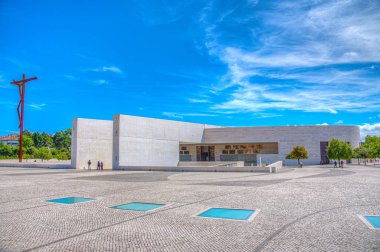 Portekiz, Fatima 'da Kutsal Üçleme ve Yüksek Haç Bazilikası