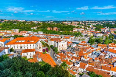 Portekiz, Leiria katedrali ve şehir manzarası