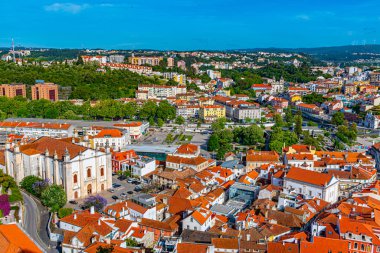 Portekiz, Leiria katedrali ve şehir manzarası