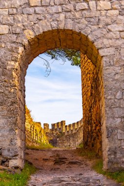 Portekiz, Leiria 'daki şatonun avlusu.