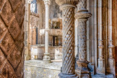 Portekiz 'deki Batalha manastırındaki Lavabo çeşmesi.