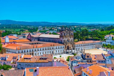 Portekiz 'deki Alcobaca manastırının havadan görünüşü