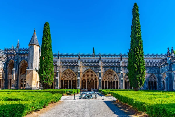 A Batalha kolostor udvara Portugáliában — Stock Fotó