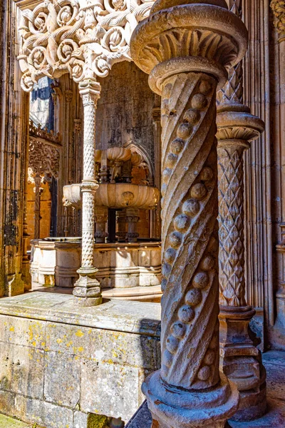 Fontein van Lavabo bij het Batalha klooster in Portugal — Stockfoto