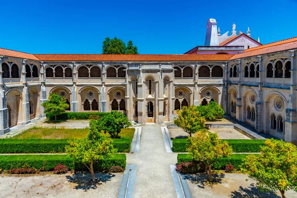 Kreuzgang der Stille im Alkobaca-Kloster in Portugal — Stockfoto