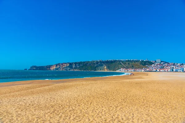 Vista para o mar da cidade portuguesa Nazare — Fotografia de Stock