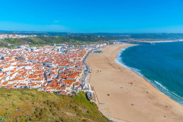 Αεροφωτογραφία της πορτογαλικής παραθαλάσσιας πόλης Nazare — Φωτογραφία Αρχείου
