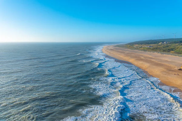 Vue aérienne de la plage Nord à Nazare, Portugal — Photo