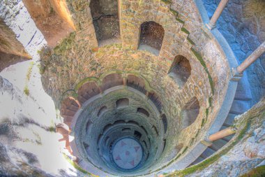 Quinta da Regaleira Sarayı 'nın içindeki kabul töreninin görüntüsü