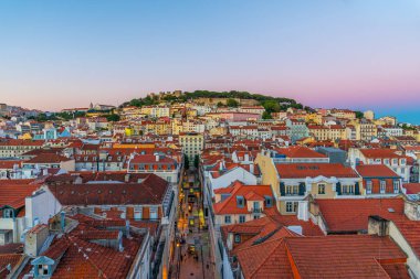 Lizbon, Portekiz 'deki Sao Jorge şatosu üzerinde gün batımı manzarası