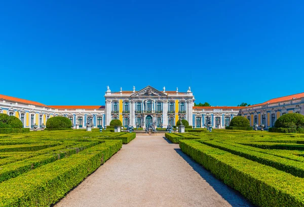 Vista del palacio nacional de Queluz en Lisboa, Portugal — Foto de Stock