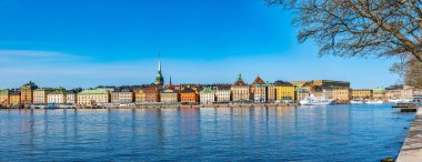 Stockholm, İsveç, 20 Nisan 2019: Gamla Stan ve İsveç 'teki Kraliyet Sarayı.