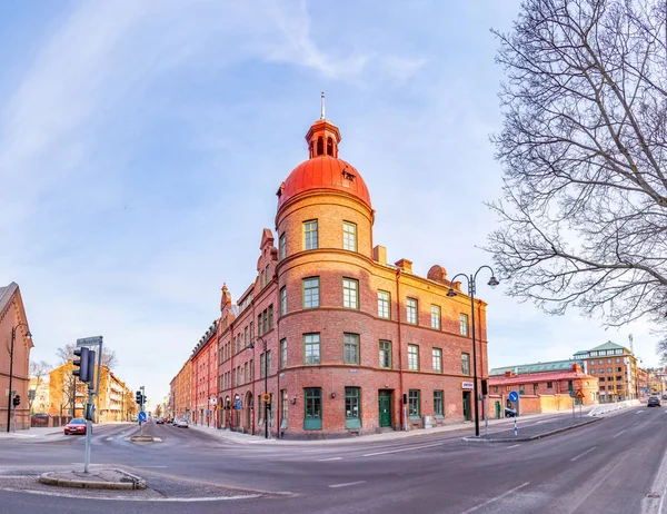 Sundsvall, Sverige, 18 april 2019: Utsikt över en gata i centrala Sundsvall — Stockfoto