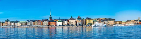 2019年4月20日，瑞典斯德哥尔摩：Gamla Stan和瑞典斯德哥尔摩王宫景观. — 图库照片