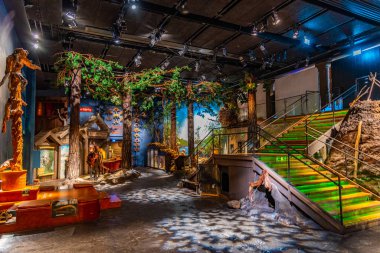 Ostersund, İsveç, 18 Nisan 2019: İsveç 'in Ostersund kentindeki Jamtli açık hava müzesi içinde sergi