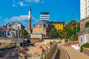 Sofya, Bulgaristan, 2 Eylül 2018: Banja Başhi camisi ve histo