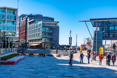 Oslo, Norveç, 15 Nisan 2019: İnsanlar Aker Br.