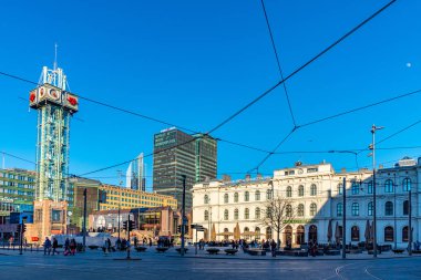 Oslo, Norveç, 15 Nisan 2019: İnsanlar I meydanında geziniyor