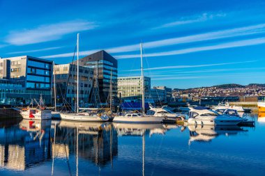 Trondheim, Norveç, 17 Nisan 2019: N 'deki Trondheim marinasının görüntüsü