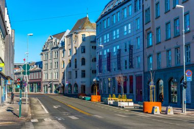 Trondheim, Norveç, 15 Nisan 2019: Trondh 'da trafik