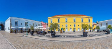 Cascais, Portekiz, 31 Mayıs 2019: Cascais, Portekiz 'deki ana kale avlusunun manzarası