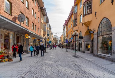 Ostersund, İsveç, 18 Nisan 2019: İnsanlar Präs 'ta geziniyor