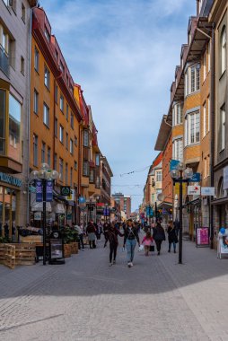Ostersund, İsveç, 18 Nisan 2019: İnsanlar Präs 'ta geziniyor