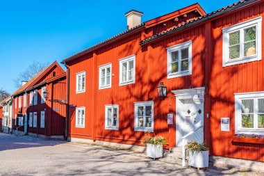 Orebro, İsveç, 19 Nisan 2019 W 'da güzel eski ahşap evler