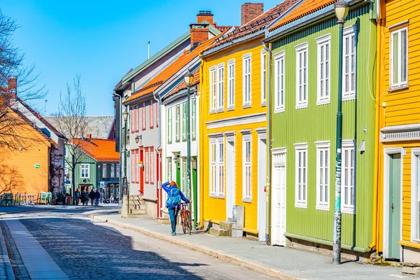 2019年4月17日ノルウェー、トロンハイム:狭い通りの眺め — ストック写真
