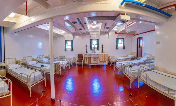 VIANA DO CASTELO, PORTUGAL, 24 de maio de 2019: Sala de hospital no navio Gil Eannes atracado em Viana do Castelo, em Portugal — Fotografia de Stock