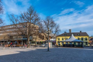 Vasteras, İsveç, 19 Nisan 2019: İnsanlar Stora 'da geziniyor 