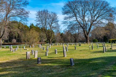Stockholm, İsveç, 21 Nisan 2019: Skogskyrkog 'daki mezar taşları