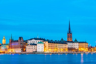 Stockholm, İsveç, 21 Nisan 2019: Gamla Stan 'in eski günbatımı manzarası