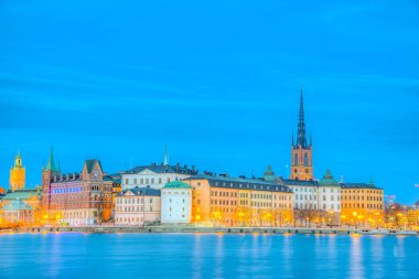 Stockholm, İsveç, 21 Nisan 2019: Gamla Stan 'in eski günbatımı manzarası