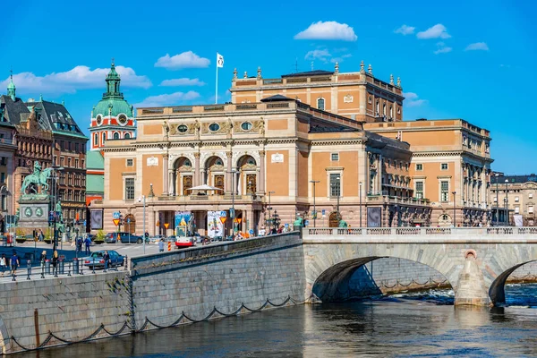 Стокгольм, Швеція, 20 квітня 2019: люди проходять шведи — стокове фото