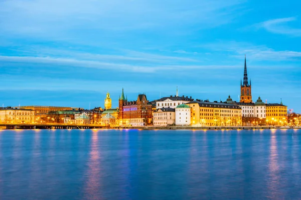 Stockholm, 21 april 2019: Zonsondergang uitzicht op Gamla Stan oud — Stockfoto