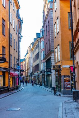 Stockholm, İsveç, 23 Nisan 2019: Gamla Caddesi 'ndeki Dar Sokak
