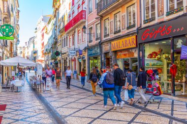 Coimbra, Portekiz, 20 Mayıs 2019 İnsanlar Bo 'da geziniyor.