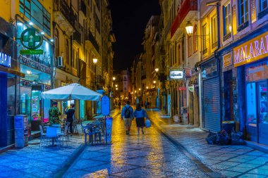 Coimbra, Portekiz, 20 Mayıs 2019: Gezen insanların gece görüşü 