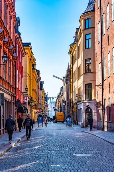 STOCKHOLM, SUÈDE, 23 AVRIL 2019 : Rue étroite dans la rue Gamla — Photo