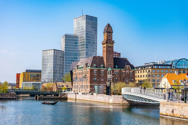 MALMO, SVEZIA, 25 APRILE 2019: Skyline di Malmo dominato dal — Foto Stock