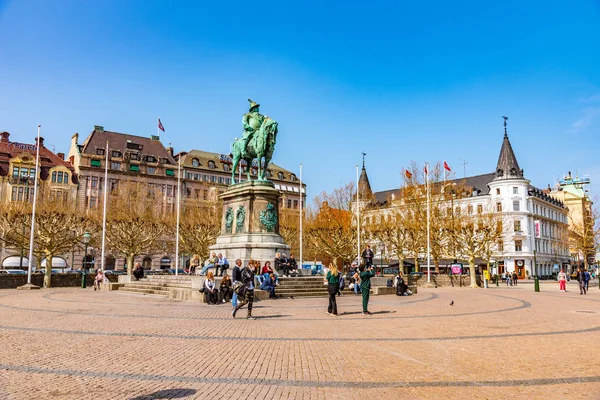 Malmö, Szwecja, 25 kwietnia 2019 r.: Statua króla Carla x Gustawa w M — Zdjęcie stockowe