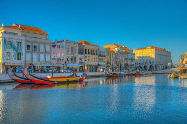 Aveiro, Portekiz, 21 Mayıs 2019: Moliceiro gemileri kıyıya yanaşıyor