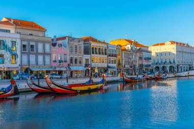 Aveiro, Portekiz, 21 Mayıs 2019: Moliceiro gemileri kıyıya yanaşıyor