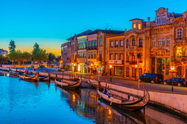 Aveiro, Portekiz, 21 Mayıs 2019: Moliceiro gemileri kıyıya yanaşıyor